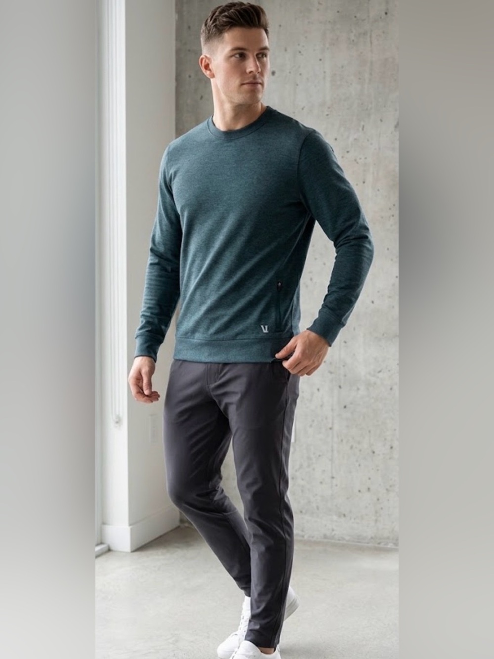 Men’s Vuori Ponto Performance Crewneck Sweatshirt 🌿